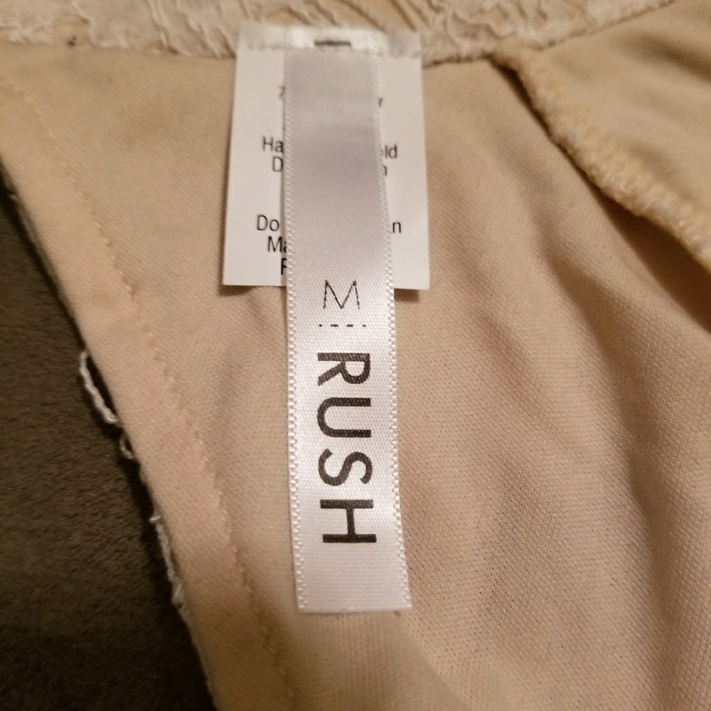 Beautiful low cropped top, lace detail.